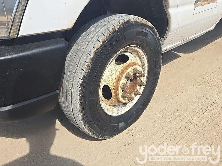 2019-ford-e350-image-11