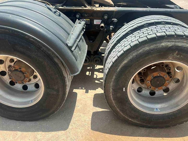 2019-kenworth-t880-image-6