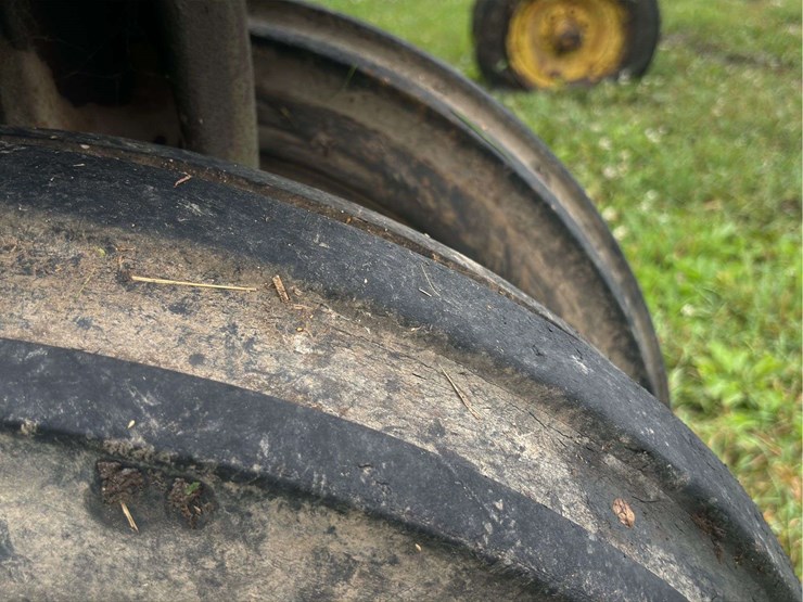 john-deere-2510-image-12