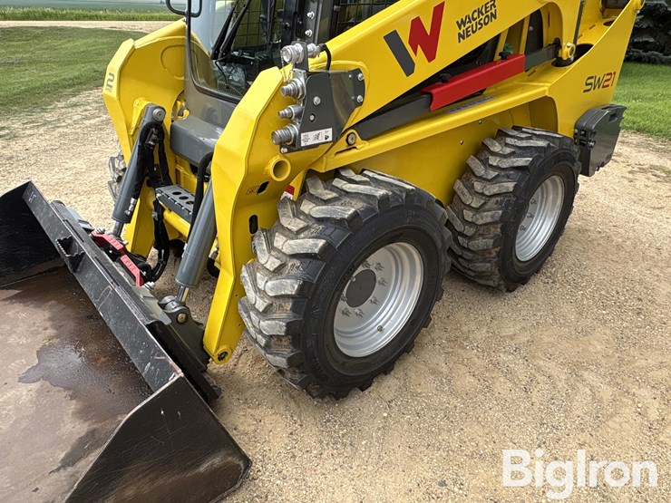 2024-wacker-neuson-sw21-skid-steer-image-9