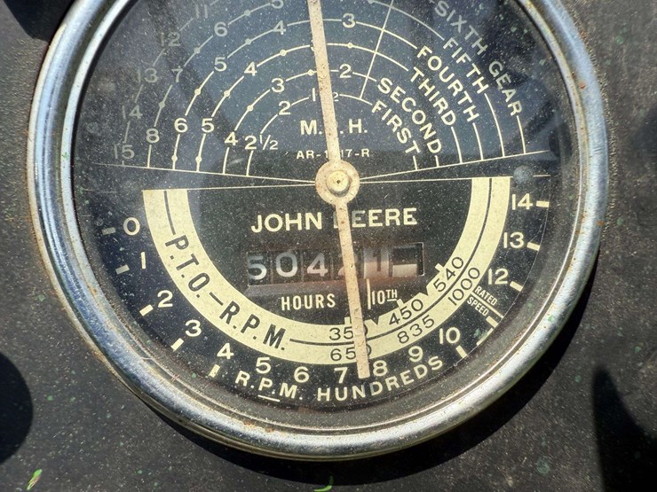 john-deere-830-image-23