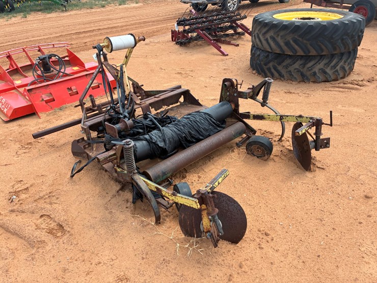 #t8011-•-bedding-plow-image-4