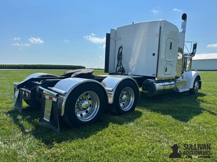 2019-kenworth-w900-image-5
