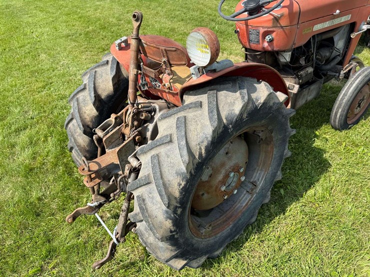 massey-ferguson-825-image-13
