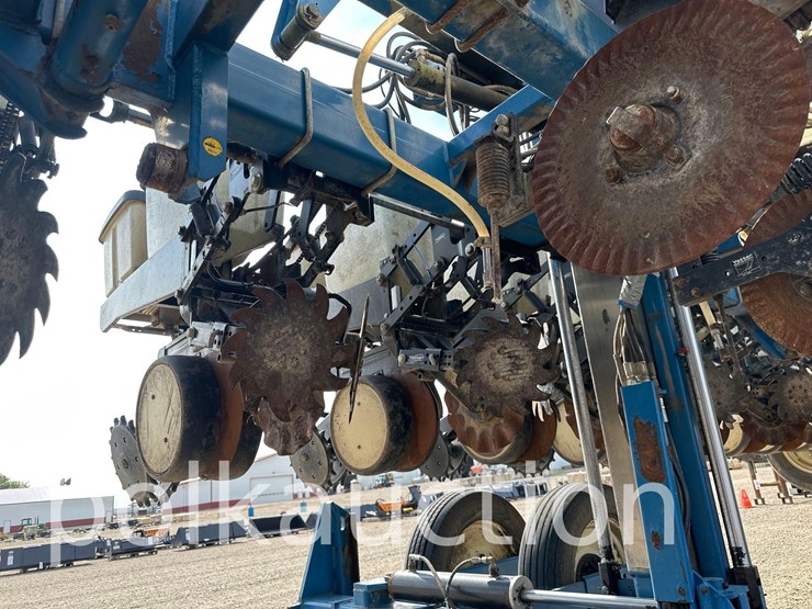 kinze-2600-image-7