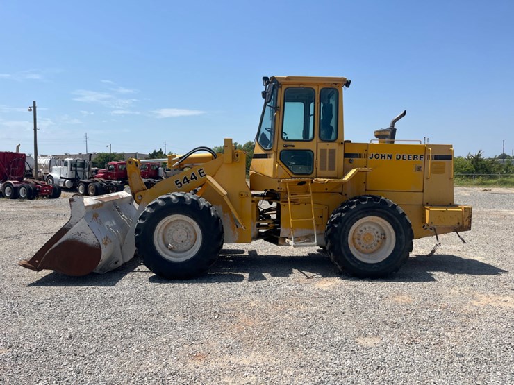 1990-deere-544e-image-8