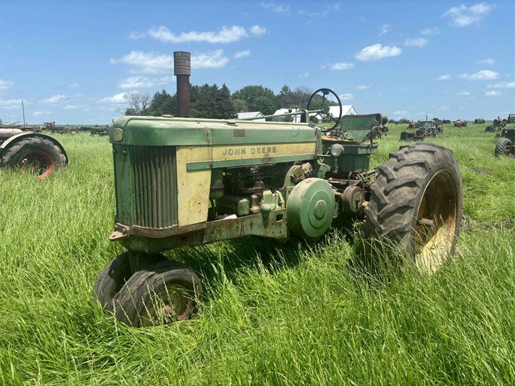 john-deere-720-image-1