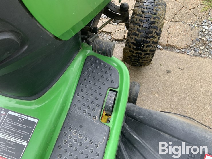 2015-john-deere-d110-image-17