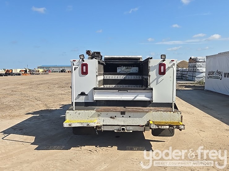 2019-ford-f550-xl-image-4