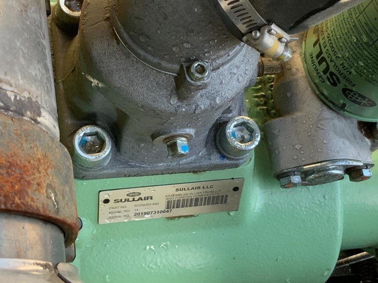 sullair-185f-portable-air-compressor-image-13