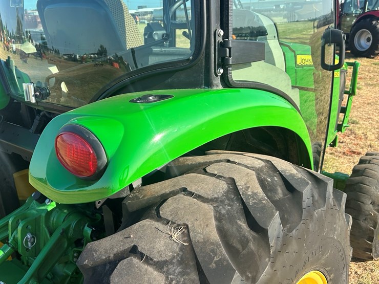 2024-john-deere-4052r-image-10