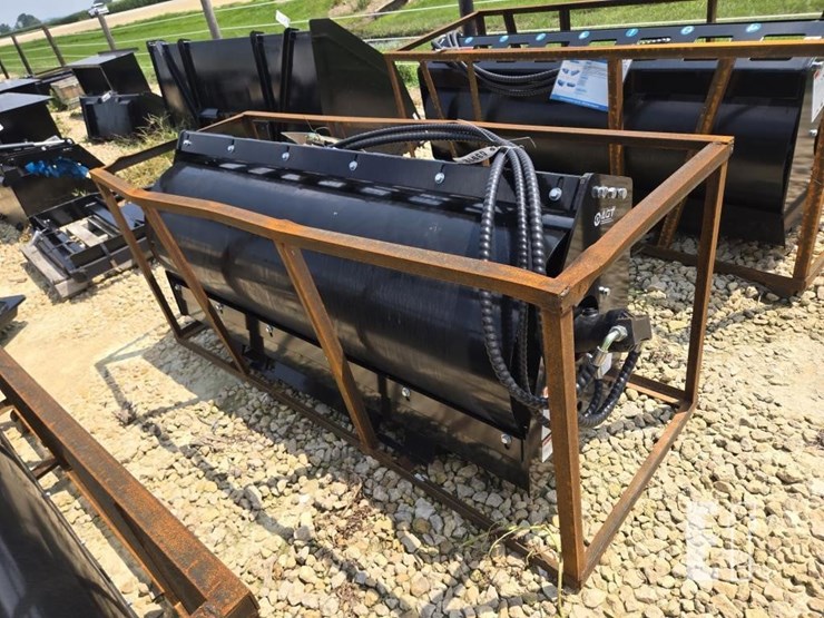 new-mower-king-skid-steer-86"-vibratory-roller-image-5