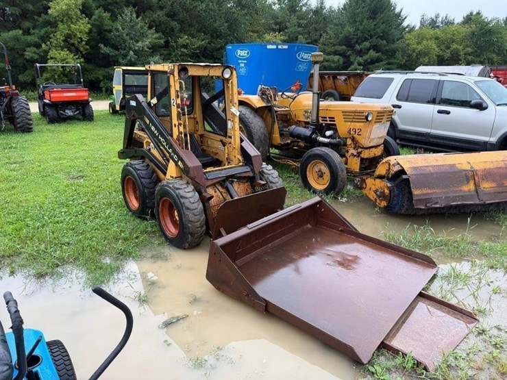 new-holland-l455-image-1