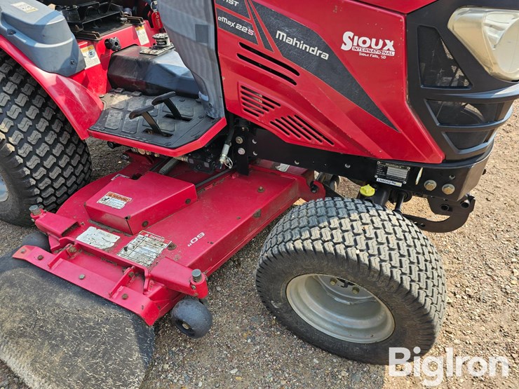 2016-mahindra-emax-22s-image-16