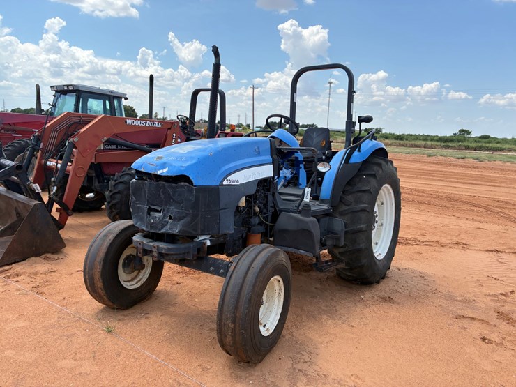 new-holland-td5050-image-1