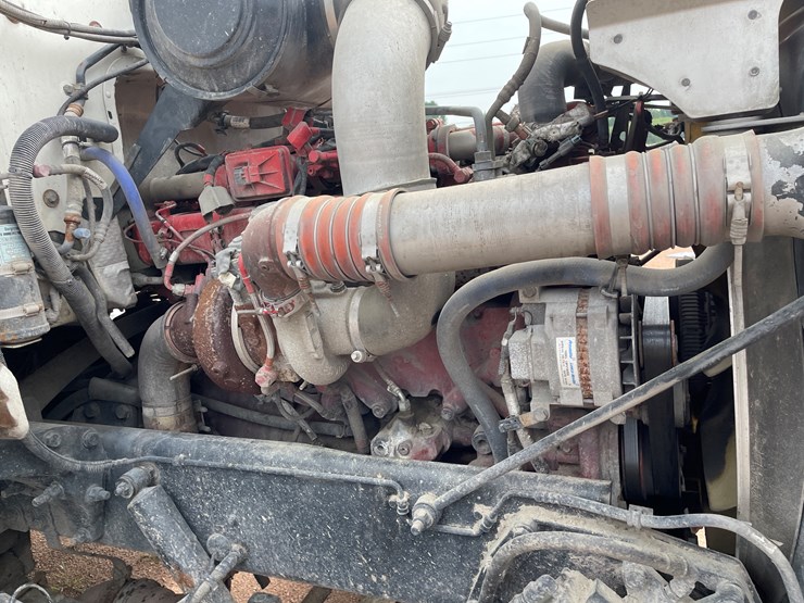 2011-peterbilt-365-image-81