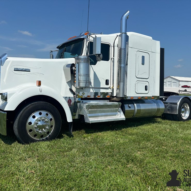 2019 KENWORTH W900