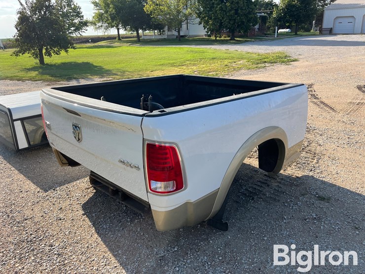2015-ram-2500-longhorn-pickup-box-image-1