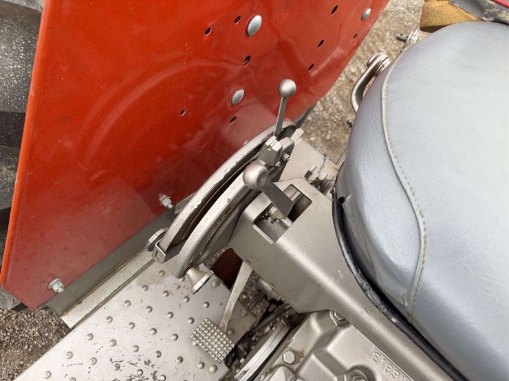 massey-ferguson-265-image-31