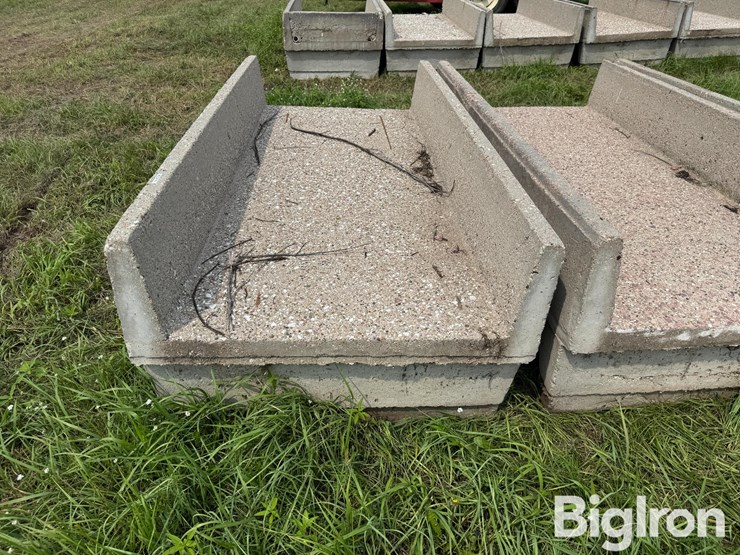 concrete-h-feed-bunks-image-9