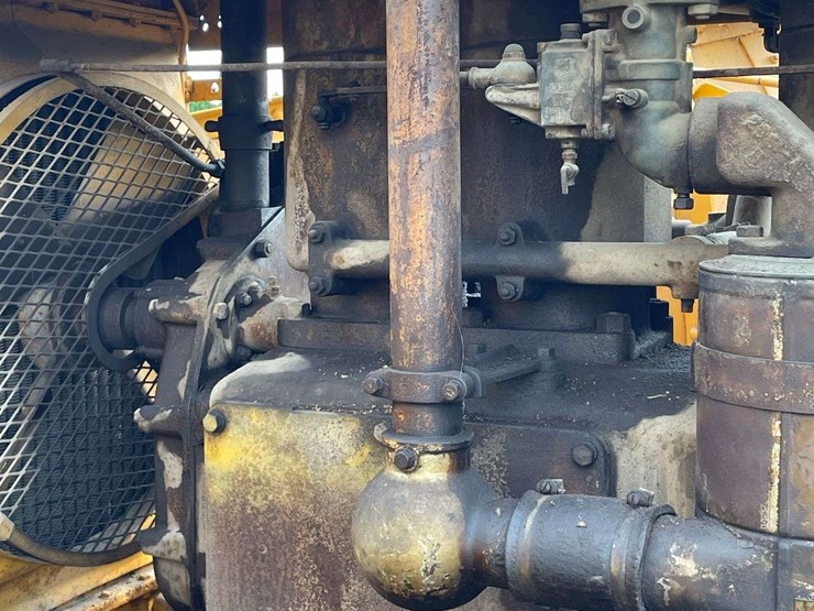 caterpillar-sixty-image-45