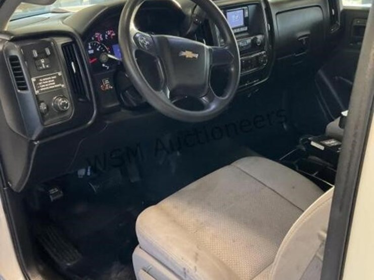 2015-chevrolet-silverado-3500hd-image-27