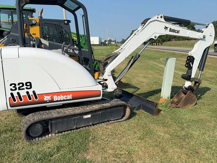 2007-bobcat-329g-image-11