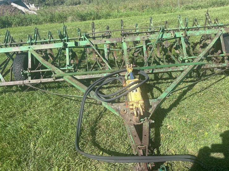 john-deere-14-image-21
