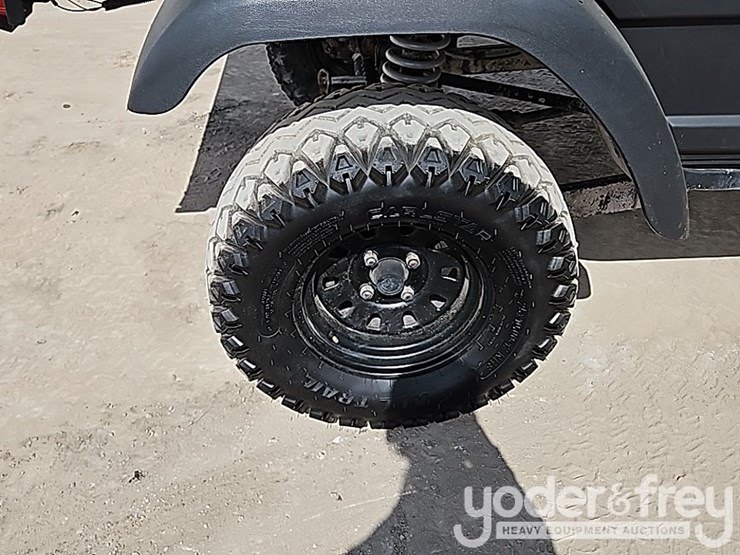 2019-club-car-carryall-1700-image-16