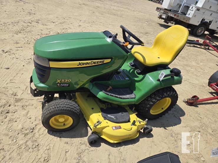 2013-john-deere-x530-image-3