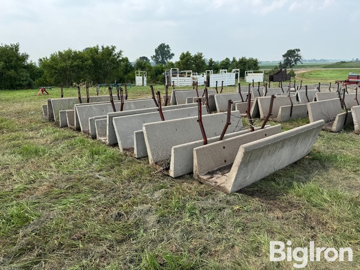 concrete-feed-bunks-image-7