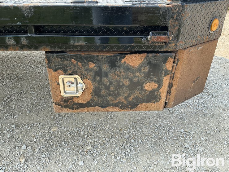 2018-chevrolet-3500-image-19