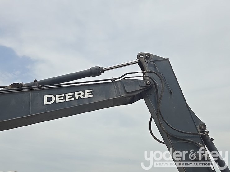 2022-deere-130g-image-36
