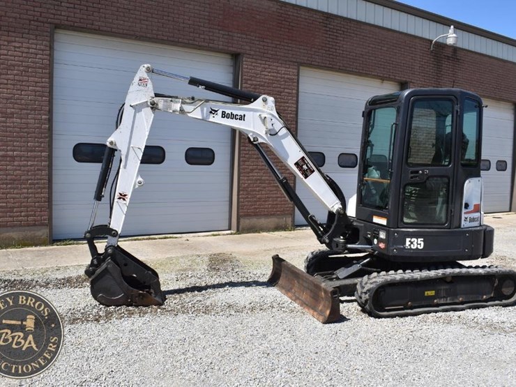 2014-bobcat-e35-image-12