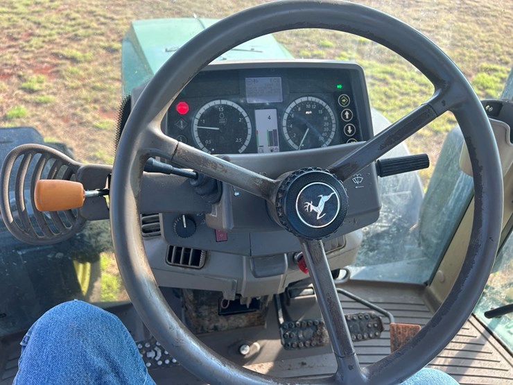 john-deere-6110m-image-24
