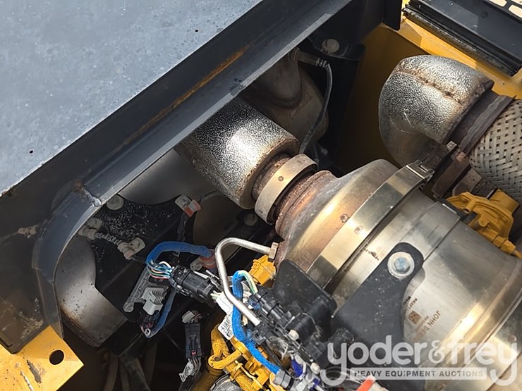 2022-deere-130g-image-58