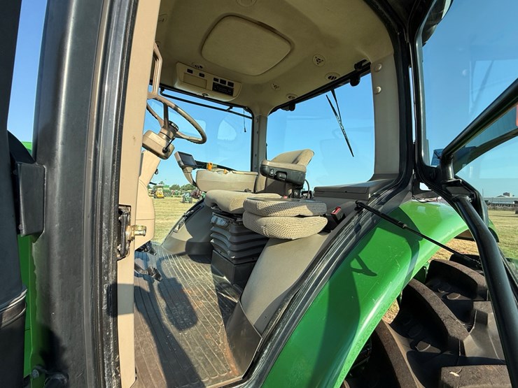 john-deere-7215r-image-17