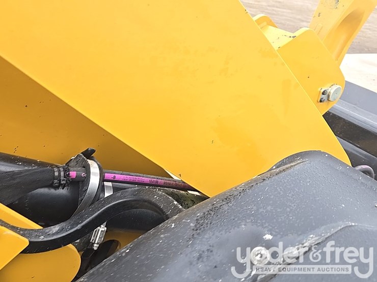 2023-caterpillar-908-image-27