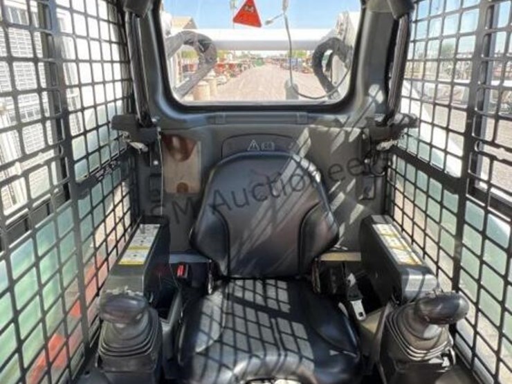 2018-bobcat-t750-image-24