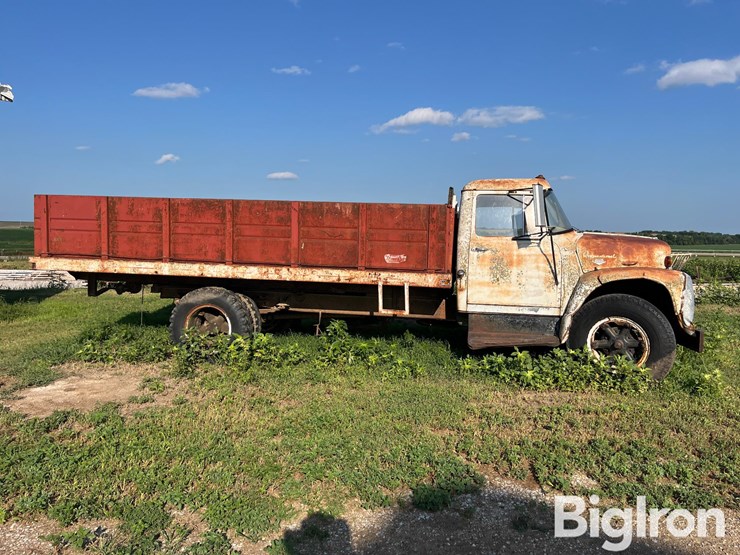 1965-international-grain-truck-image-4