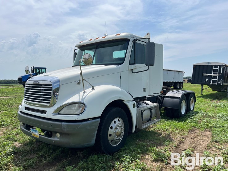 2003-freightliner-t/a-truck-tractor-image-1