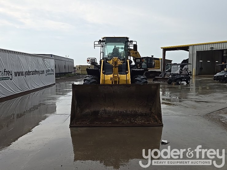 2017-komatsu-wa320-8-image-80