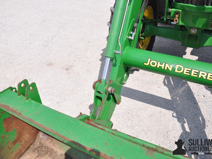 2015-john-deere-6130d-image-11