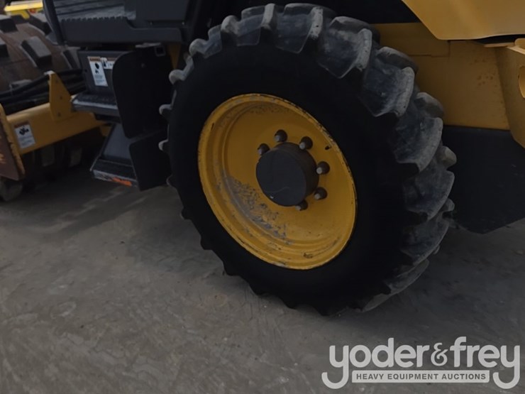 2017-volvo-sd45b-image-15