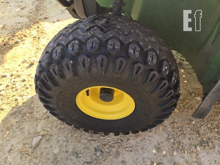2014-john-deere-gator-th-image-10