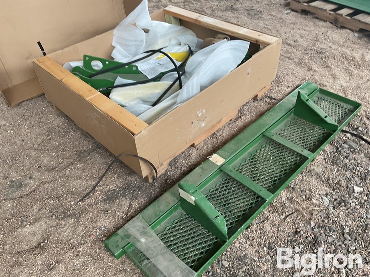 john-deere-148-image-3
