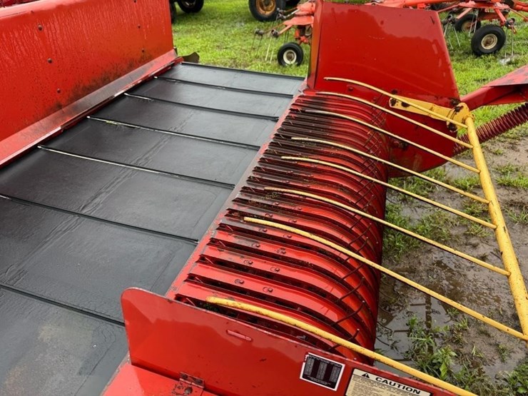 new-holland-145-image-8