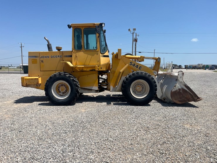 1990-deere-544e-image-4