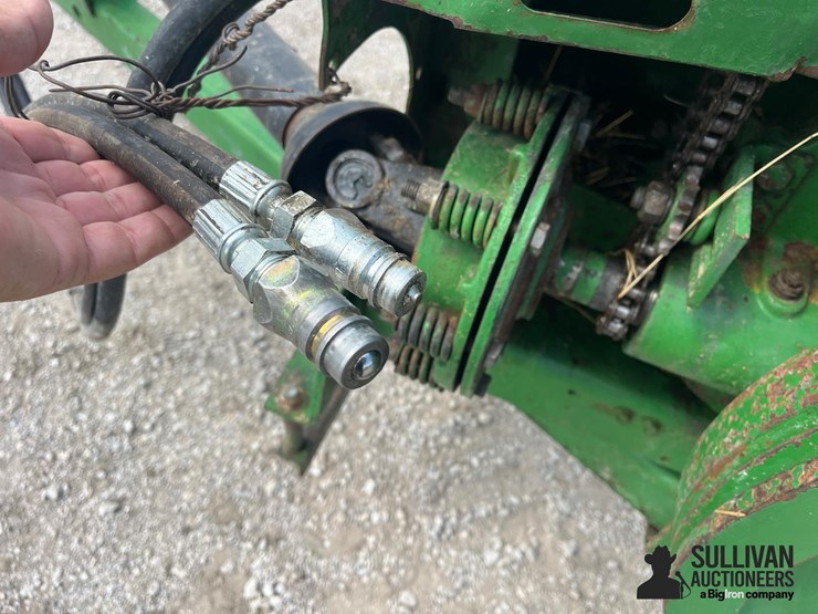 john-deere-337-image-11