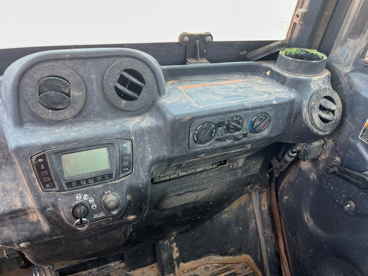 2015-kubota-rtv-x1100c-image-15